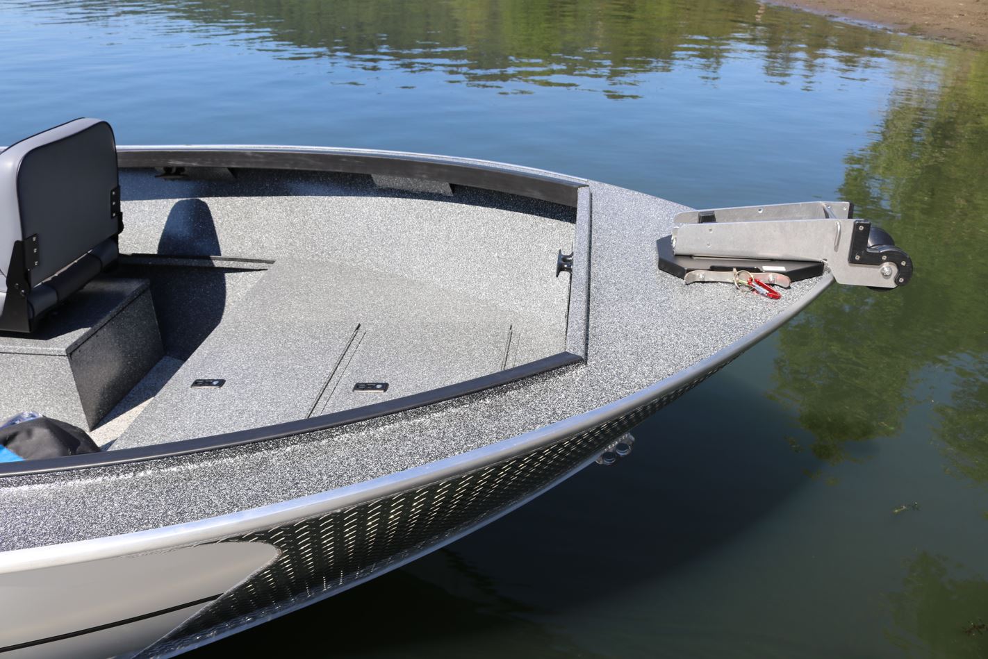 Alumaweld Adventurer 22'