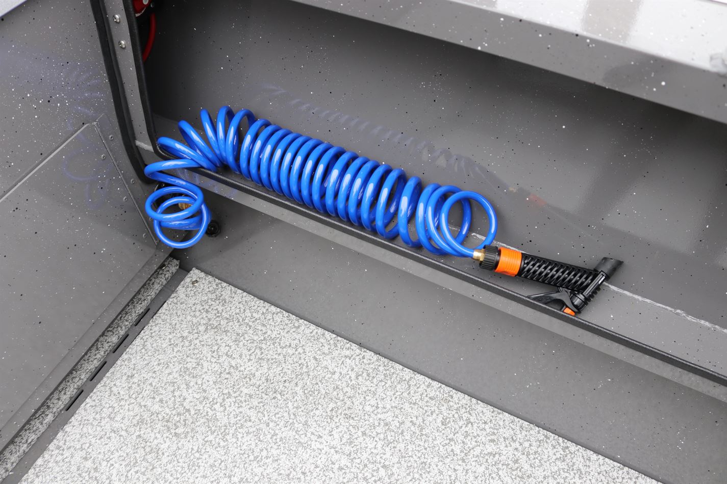 Alumaweld Intruder 22