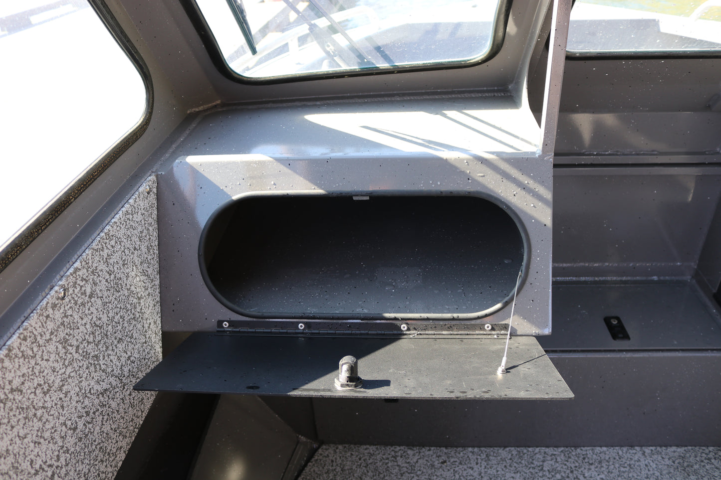 Alumaweld Stryker Sport 220