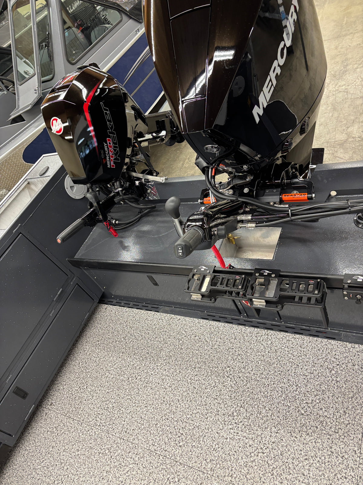 Alumaweld Columbia 28 XL
